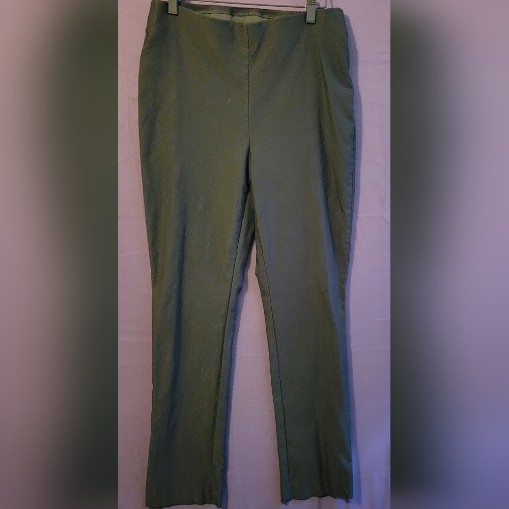 Chico's Womens Black So Slimming  Straight Leg Pants. Size 1 Regular(size 8)
